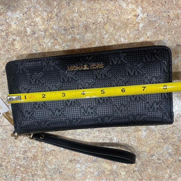 Michael Kors Jet Set Large Travel Continental Black Wallet NWT - Picture 8 of 10